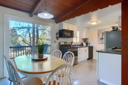 Blue Door Cottage 12 Miles To Yosemite Bbq Oakhurst Exteriér fotografie